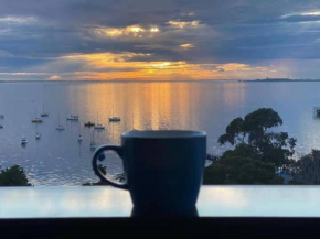 2 Bedrooms Aptmt with Ocean View, Geelong